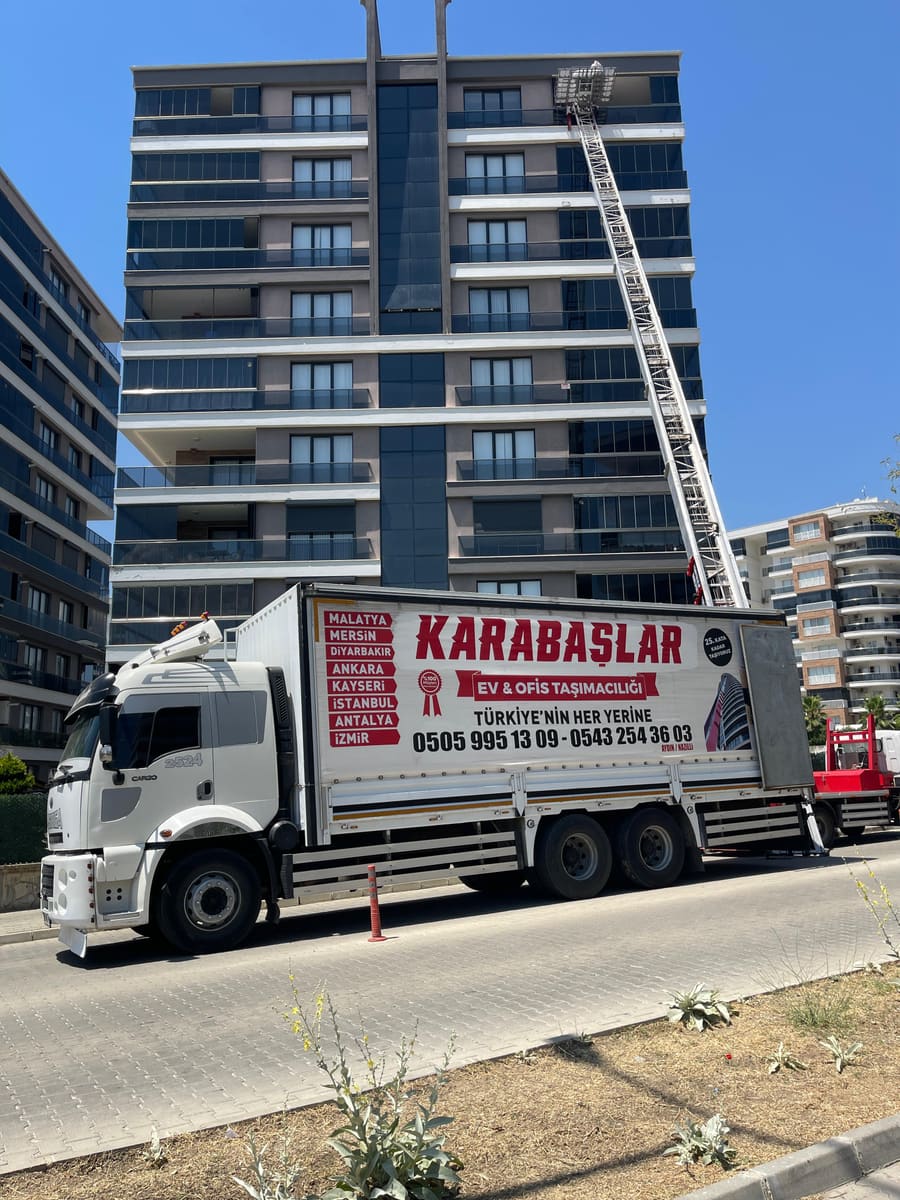 25. kata kadar çıkan asansörlü taşıma sistemimiz