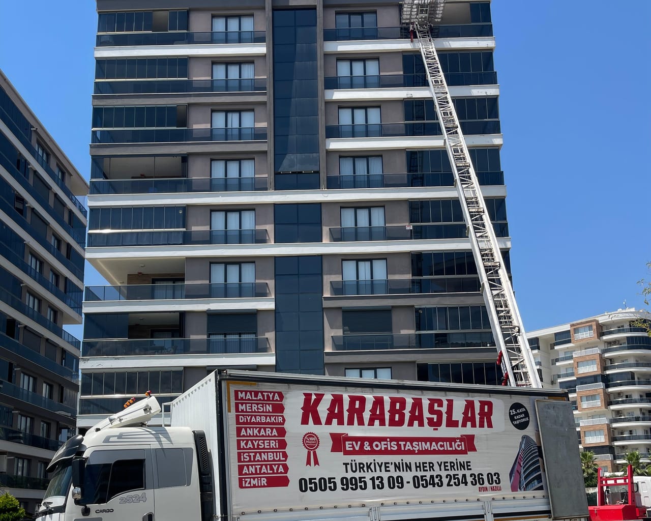 25. kata kadar çıkan asansörlü taşıma sistemimiz